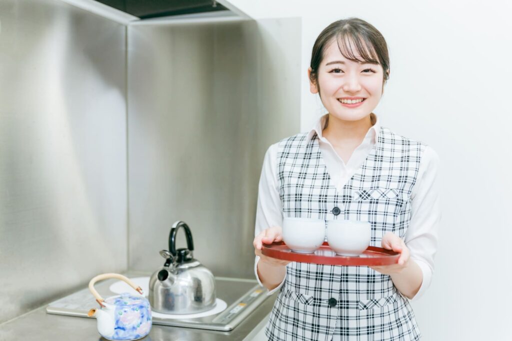 給湯室を使いやすくするレイアウトとは?ティーサーバー設置のポイントも紹介